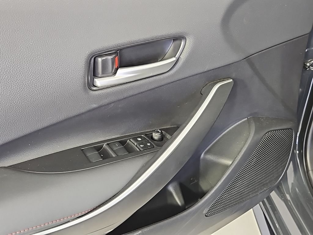 Used 2023  Toyota SE image 12