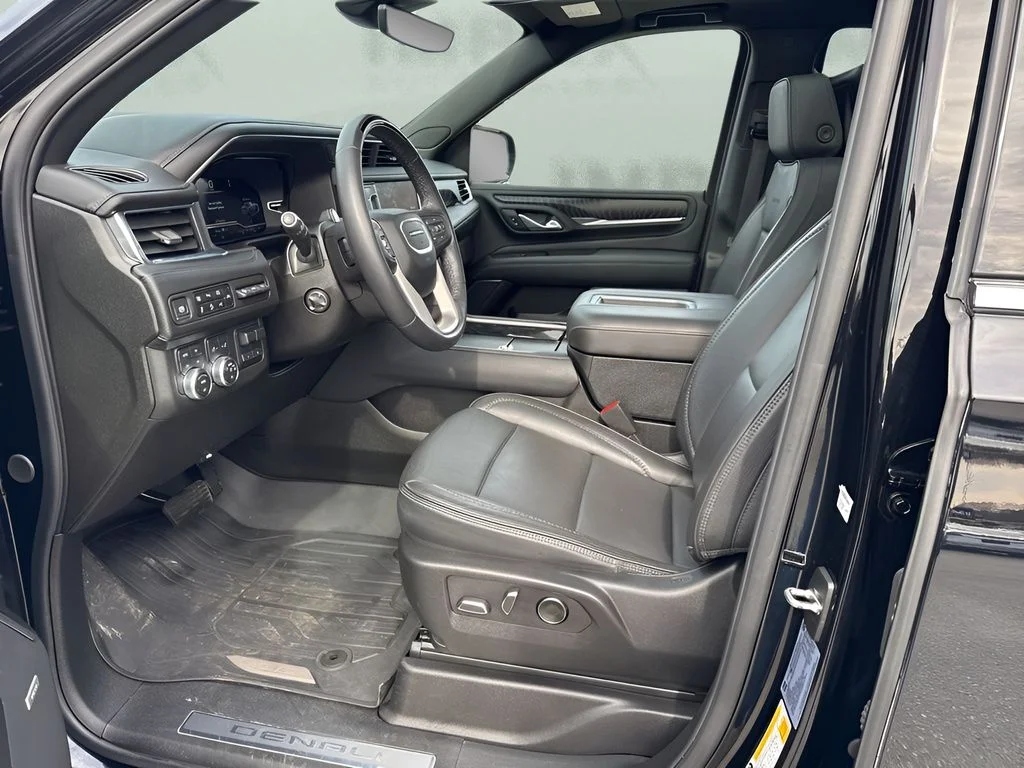 Used 2024 Black GMC Denali image 9