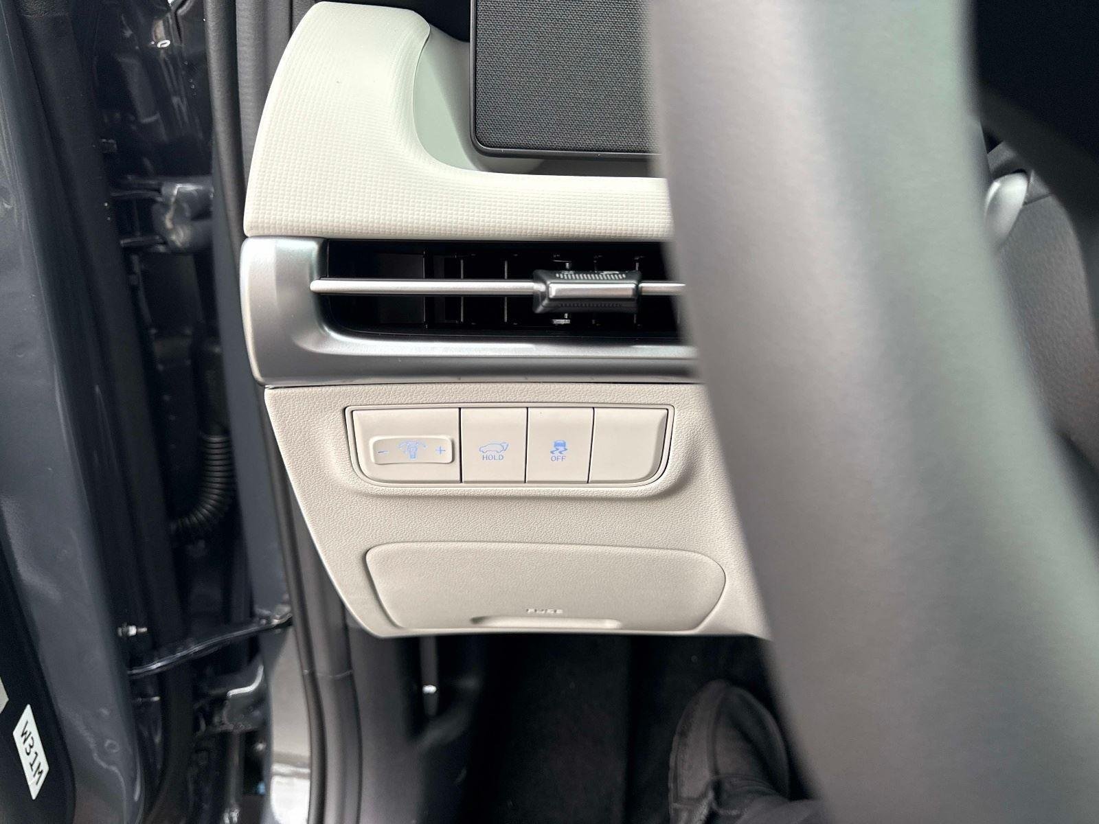 New 2026 Hampton Gray Hyundai SEL AWD image 31