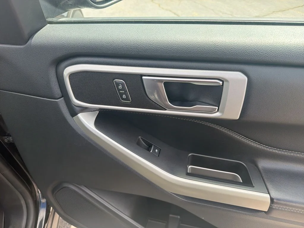 Used 2022 Black Ford XLT image 35