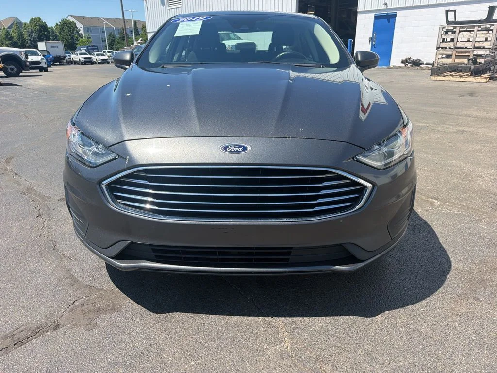 Used 2019 Gray Ford SE image 10