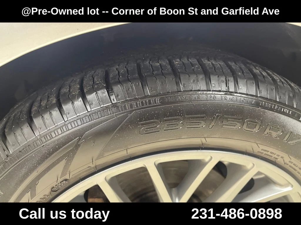 Used 2014 Silver Ford Titanium image 12