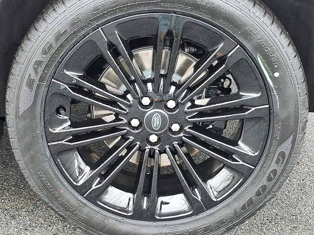 New 2026 Eiger Grey Land Rover Dynamic image 5
