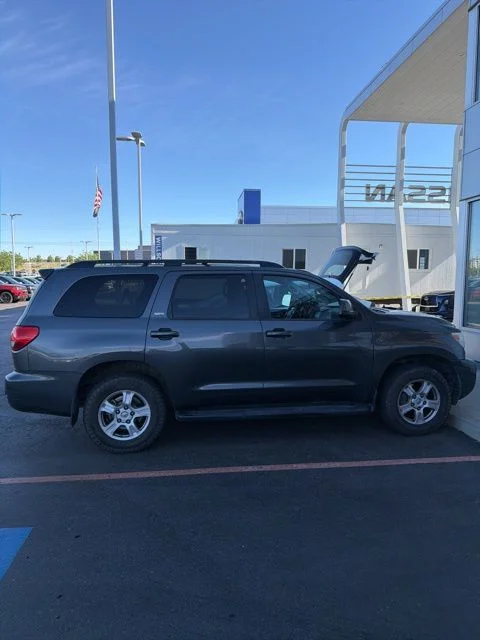 Used 2016 Gray Toyota SR5 image 8