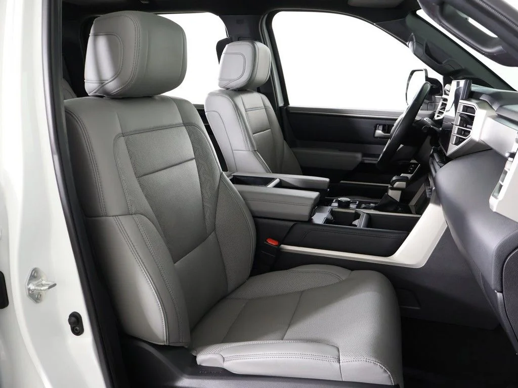 Used 2025 Pearl Toyota Limited image 33
