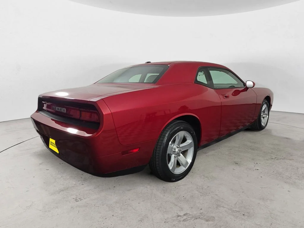Used 2009 Red Dodge SE image 5