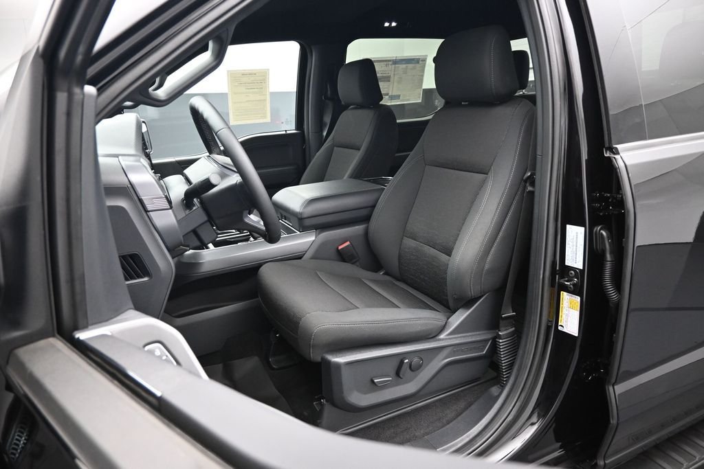 New 2026 Agate Black Metallic Ford XLT image 8