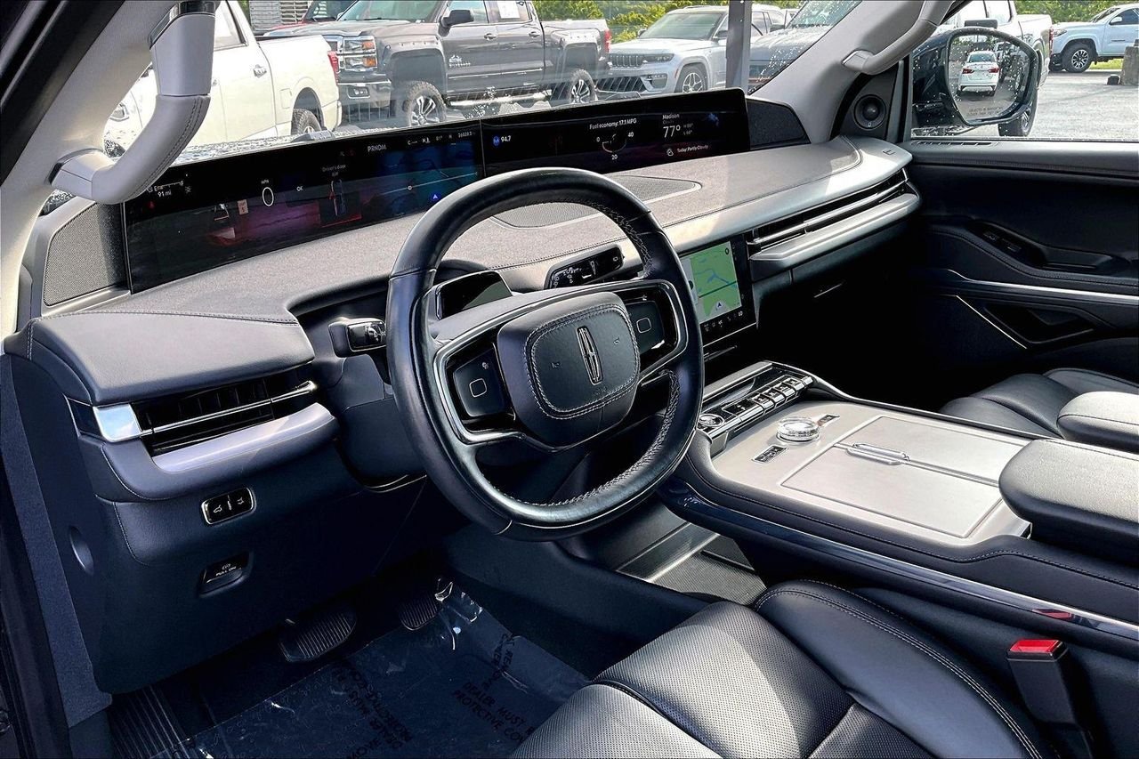 Used 2025 STARLIGHT GRAY PC Lincoln Reserve image 18