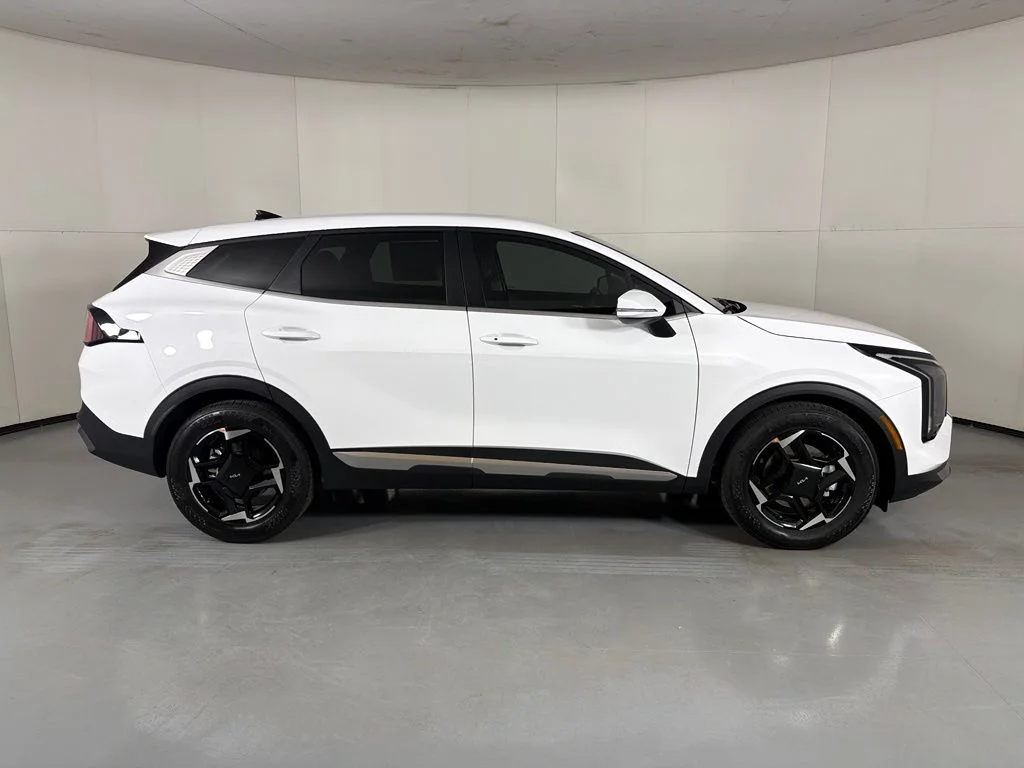 New 2026 Glacial White Pearl Kia EX image 9