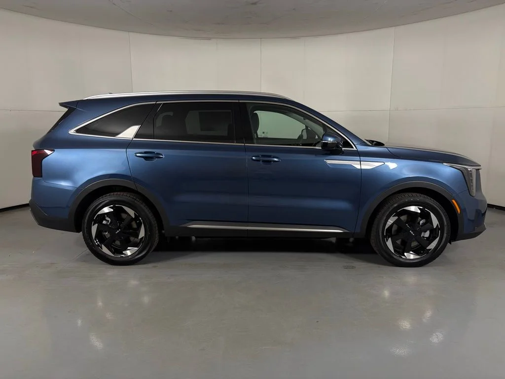 New 2026 Mineral Blue Kia EX image 9