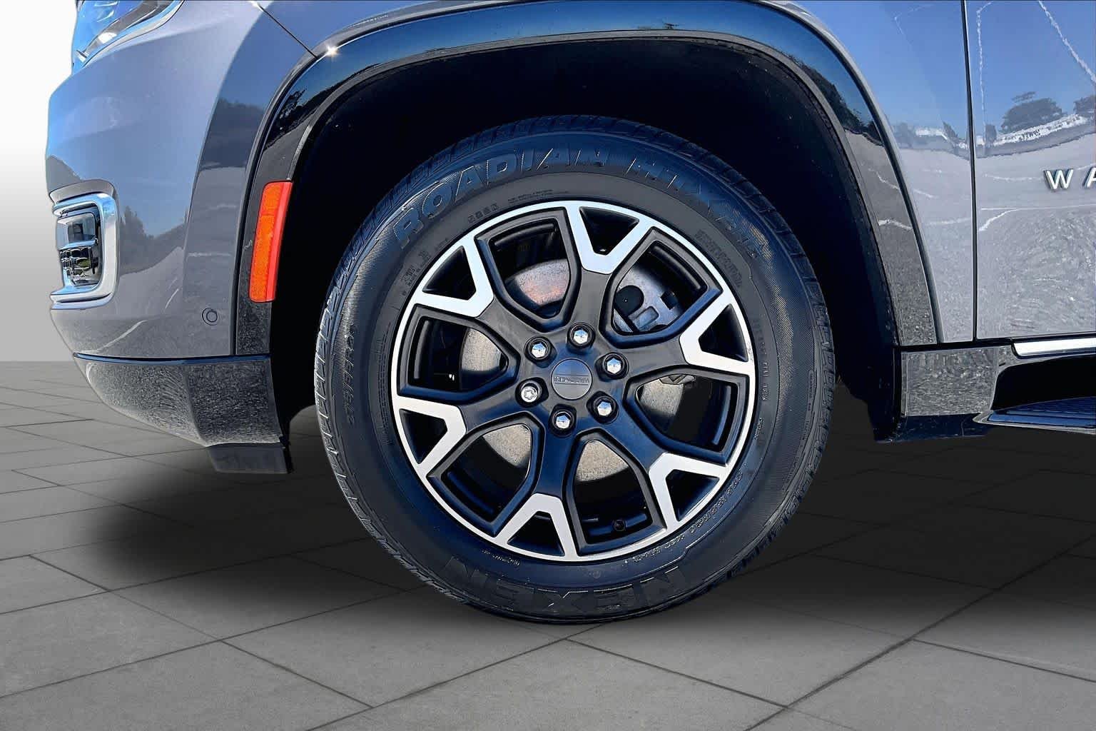 Used 2024 Baltic Gray Metallic Clearcoat Jeep Series III image 11