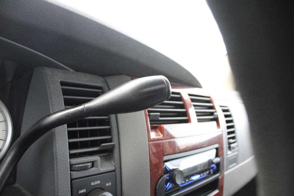 Used 2004 Blue Dodge SLT image 13