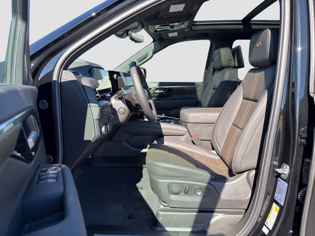2026 Chevrolet Suburban High Country - Photo 9