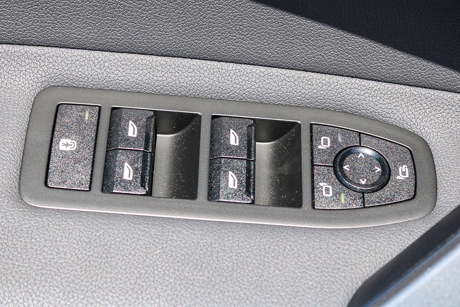 2026 BMW iX 60 - Photo 20