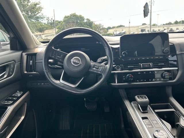 Used 2023 Beige Nissan Platinum image 21
