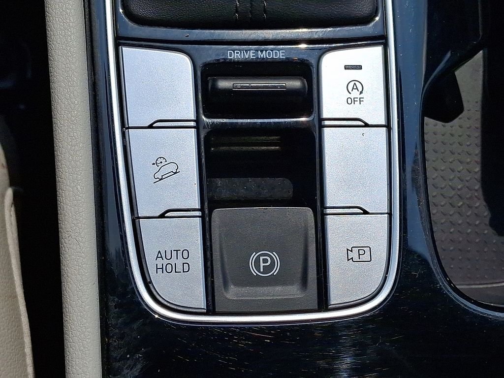 Used 2024 Black Hyundai SEL image 24