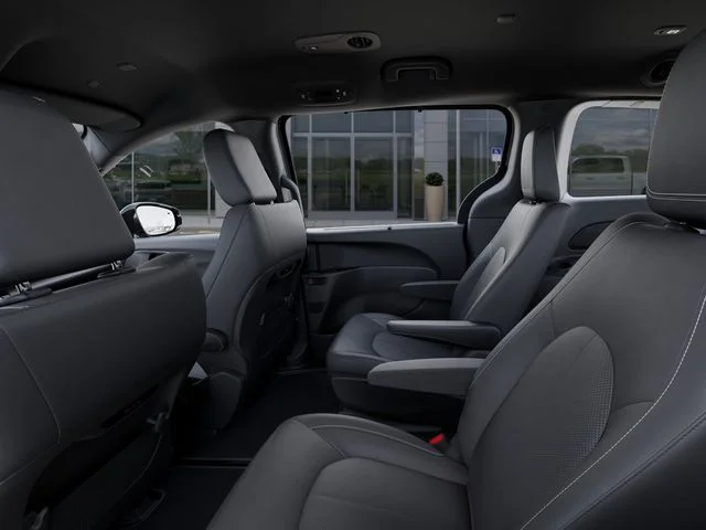 2026 Chrysler Voyager LX - Photo 23