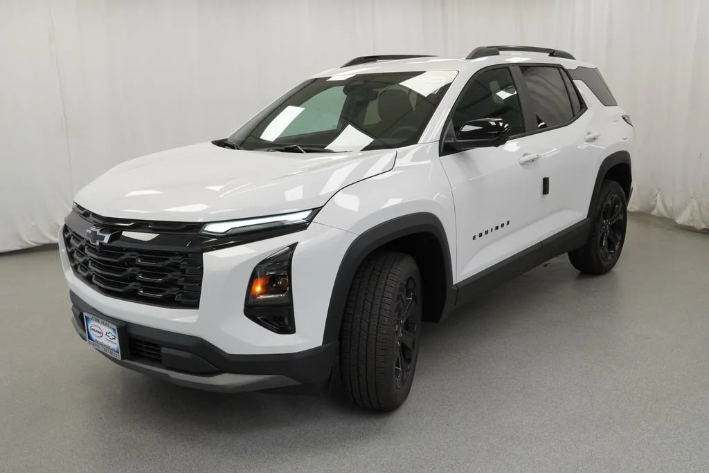 New 2027 Summit White Chevrolet LT image 3
