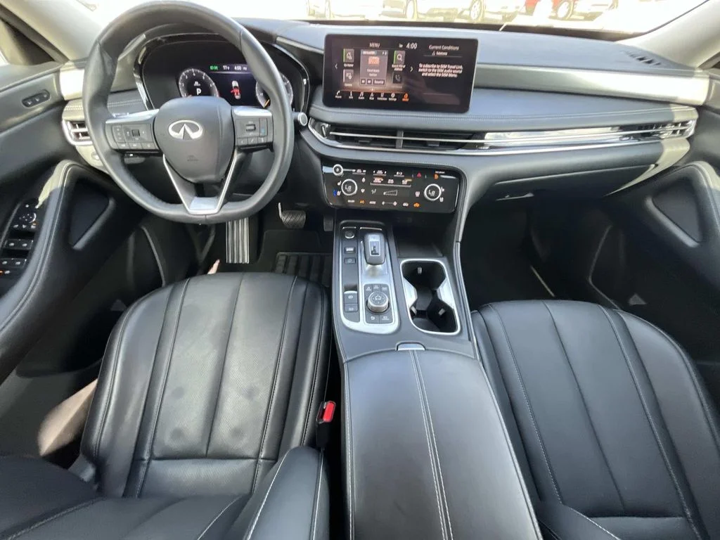 Used 2023 Grand Blue INFINITI LUXE image 13