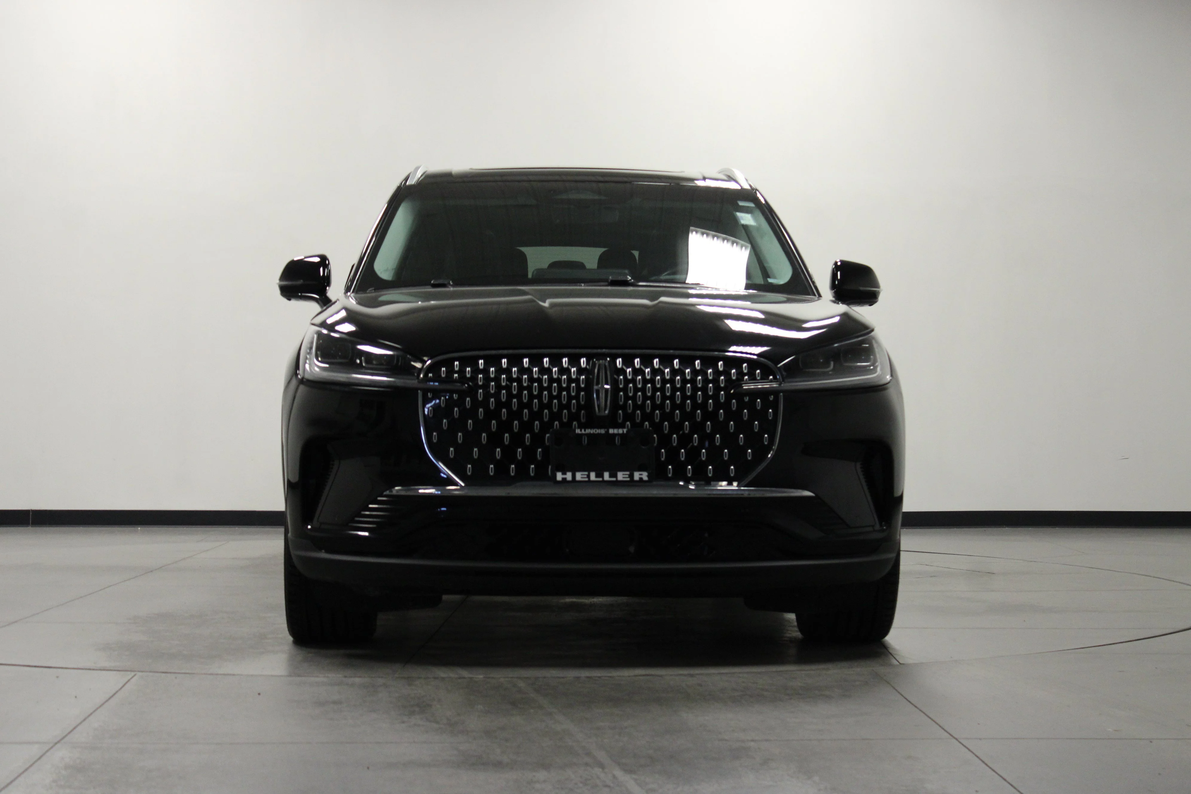 Used 2025 Infinite Black Metallic Clearcoat Lincoln Reserve image 9