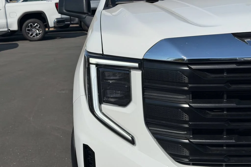 New 2026 Summit White GMC Pro image 4