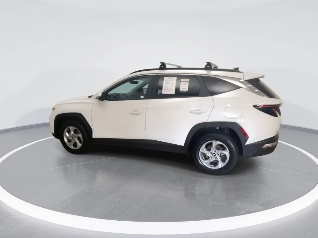 Used 2023 White Hyundai SEL image 7