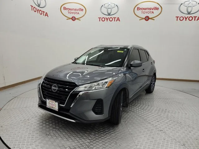 Used 2024 Gray Nissan SV image 2