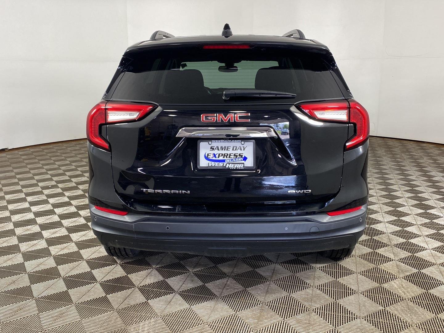 Used 2023 Ebony Twilight Metallic GMC SLE image 6