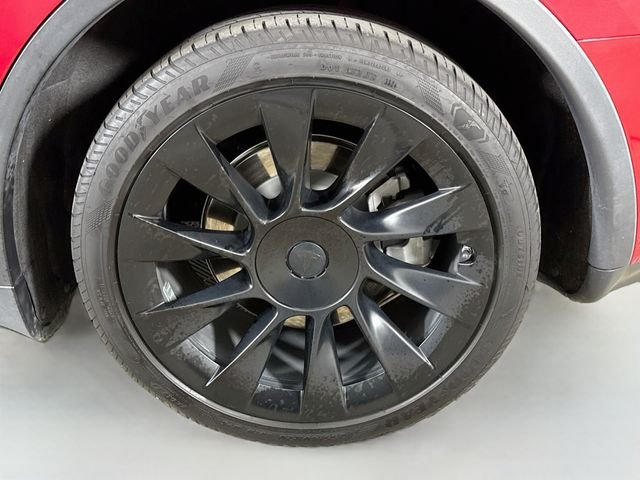 Used 2021  Tesla Long Range image 31