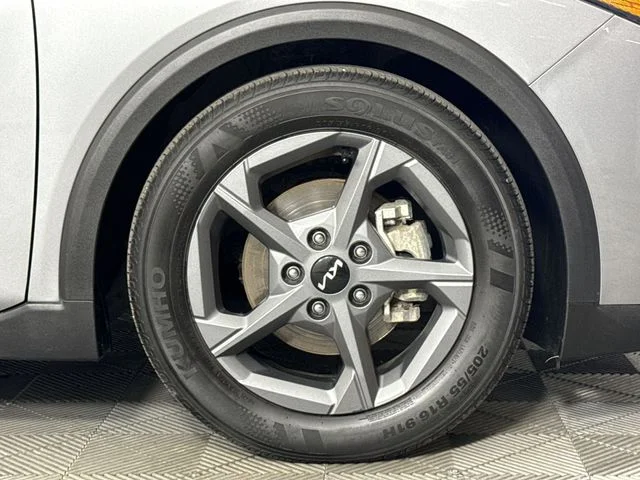 Certified Used 2025 Gray Kia LXS image 11