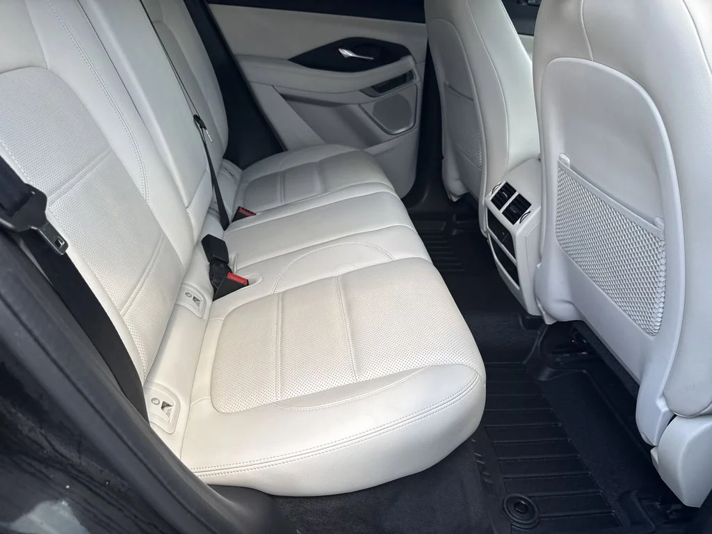 Used 2022  Jaguar P250 SE image 15