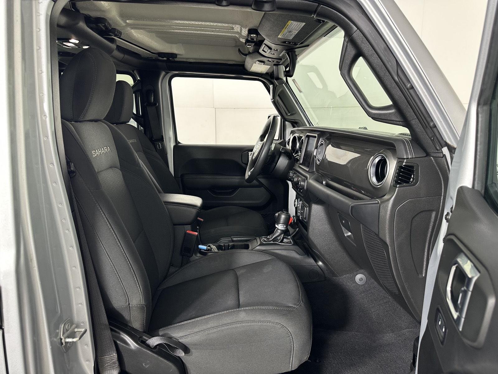 Used 2023 Silver Zynith Jeep Sahara image 10