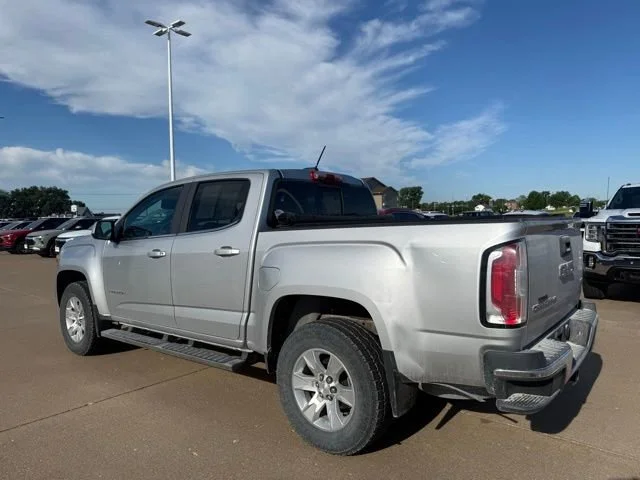 Used 2018 QUICKSILVER METALLIC GMC 2WD SLE image 6