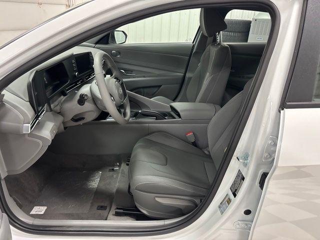 New 2026 White Hyundai SEL Sport image 6