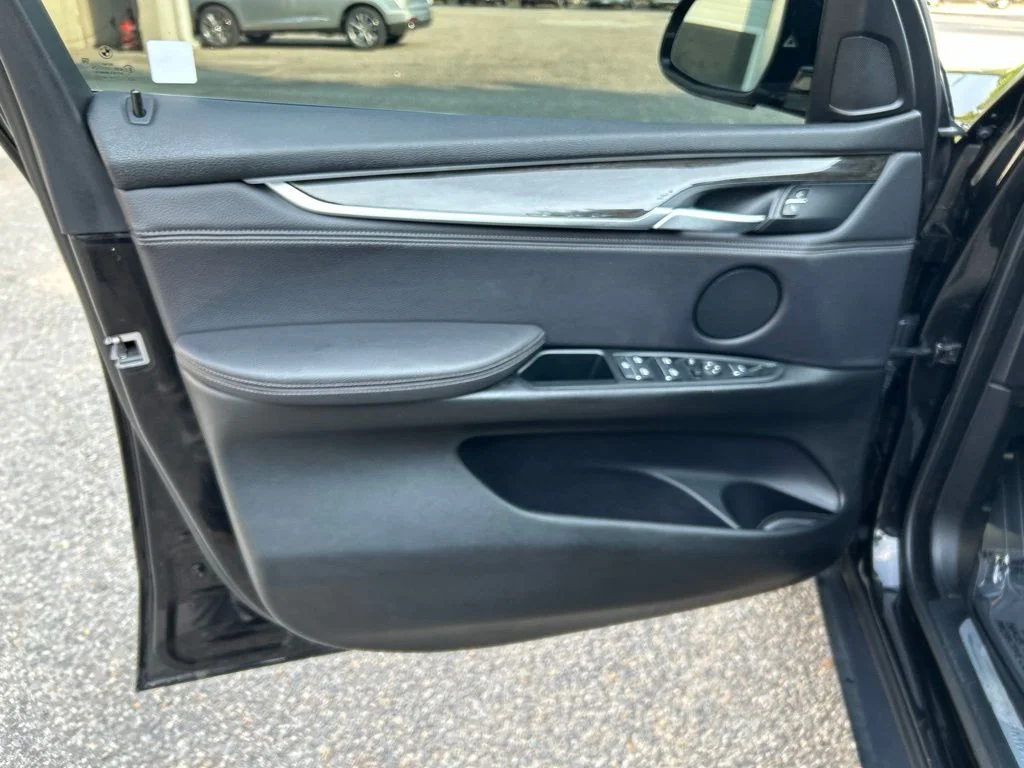 Used 2018 Jet Black BMW xDrive35i image 16