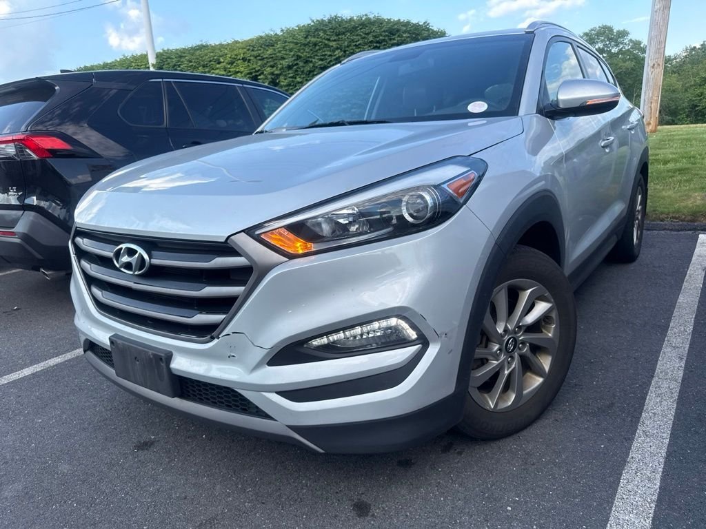 Used 2016 Silver Hyundai Eco image 13