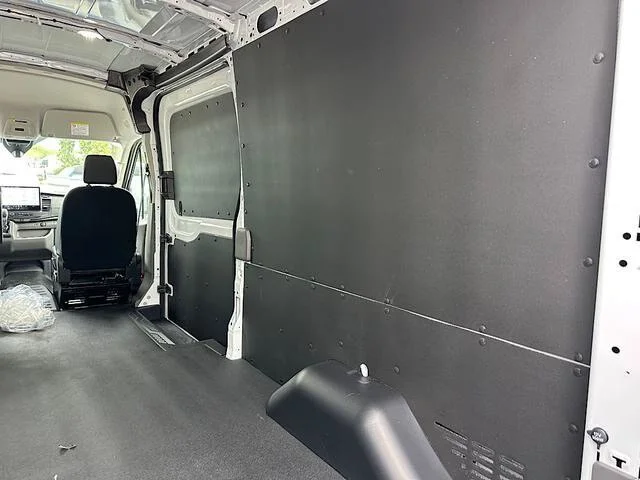 New 2027 Oxford White Ford Cargo Van image 38