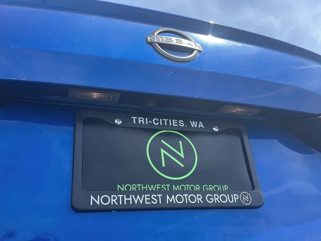 Used 2025 Bluestone Pearl Nissan SV image 27