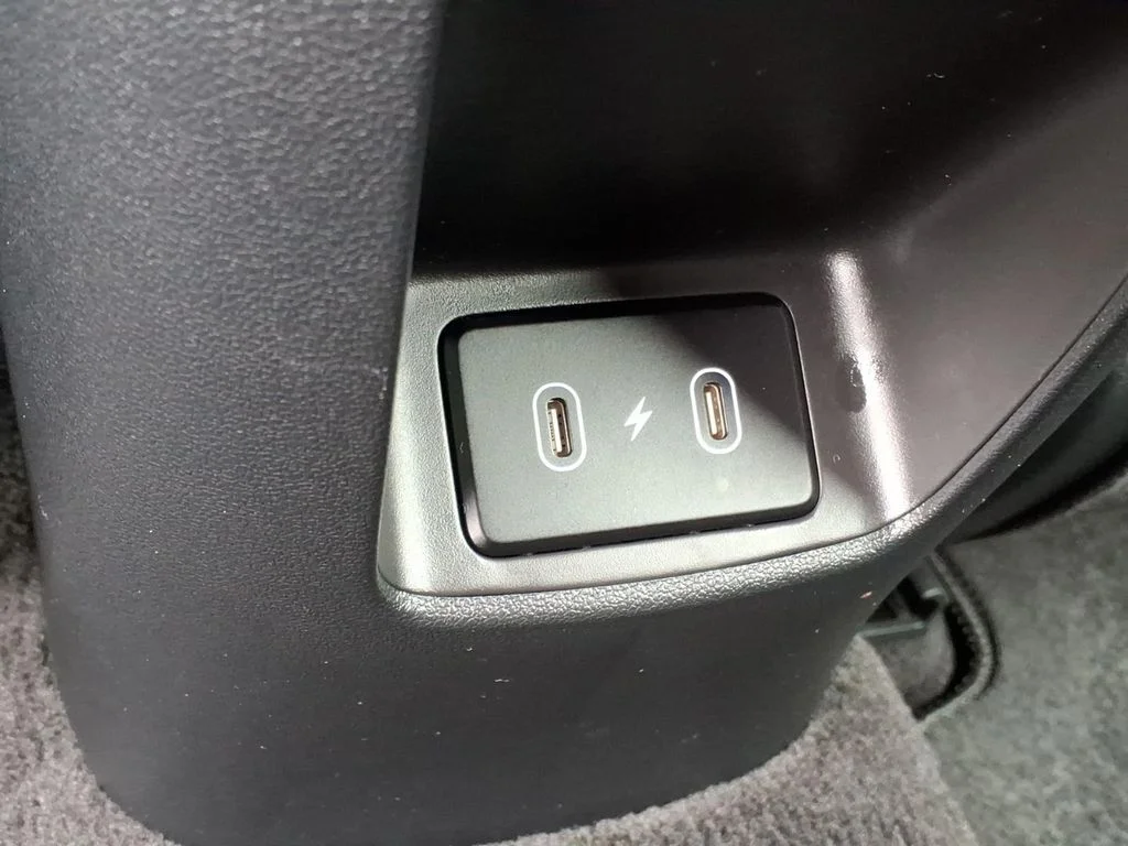Used 2025 Gray Hyundai SEL Sport image 8