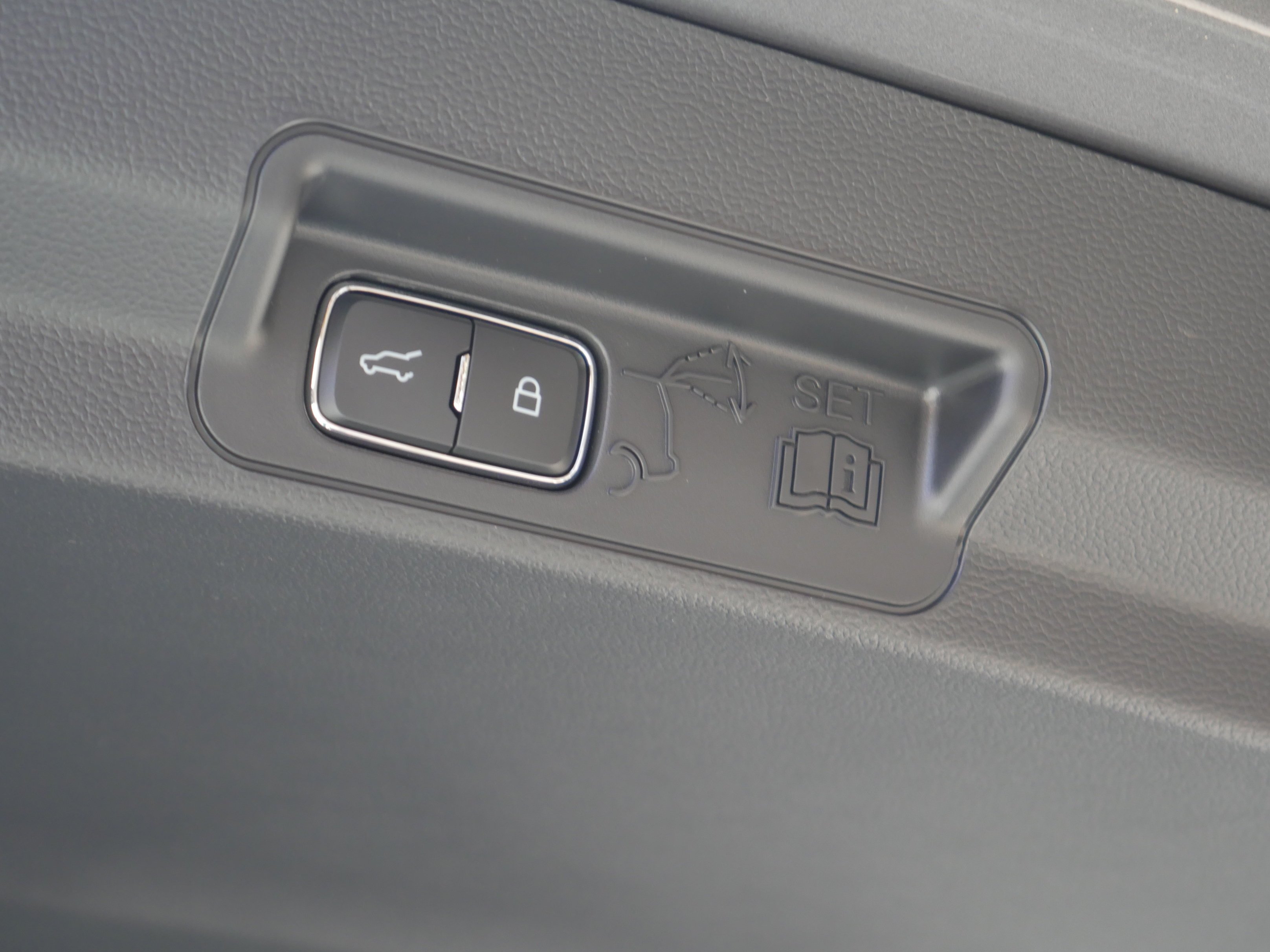 New 2026 Carbonized Gray Metallic Ford ST-Line image 27
