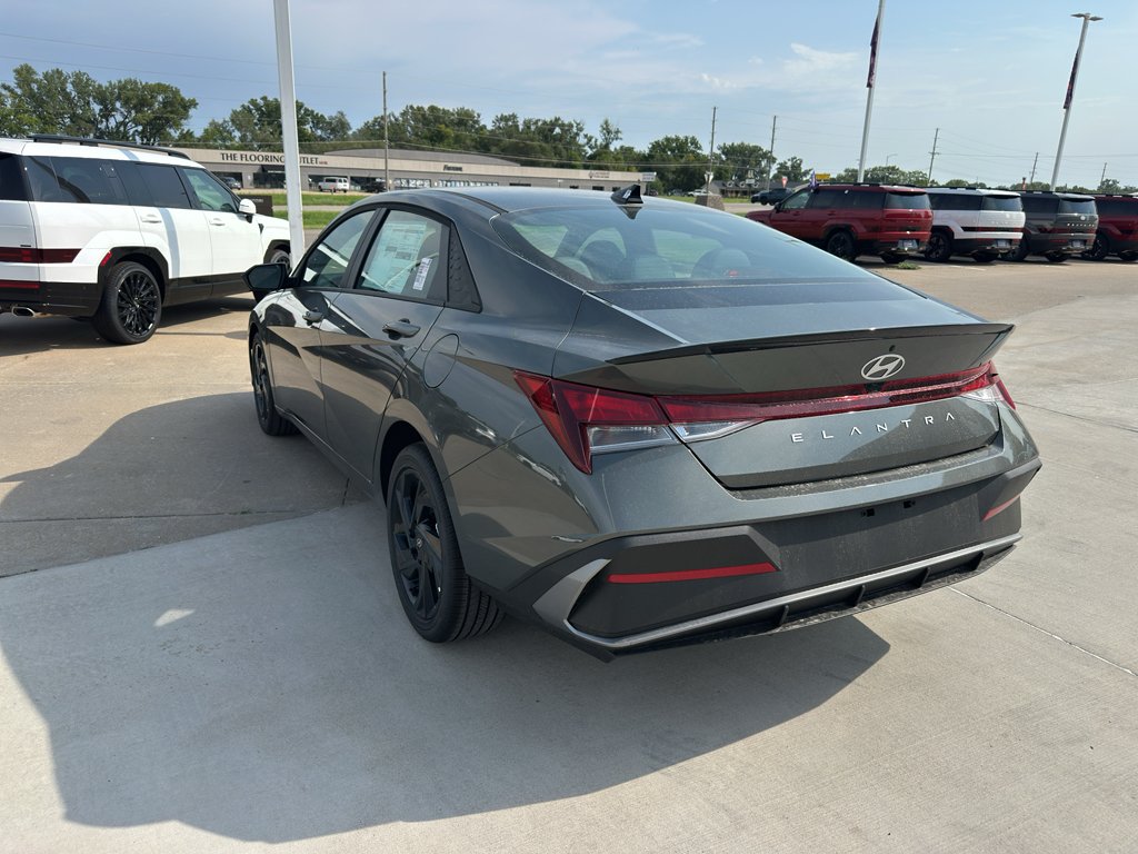 New 2026 Amazon Gray Hyundai SEL Sport Plus image 10