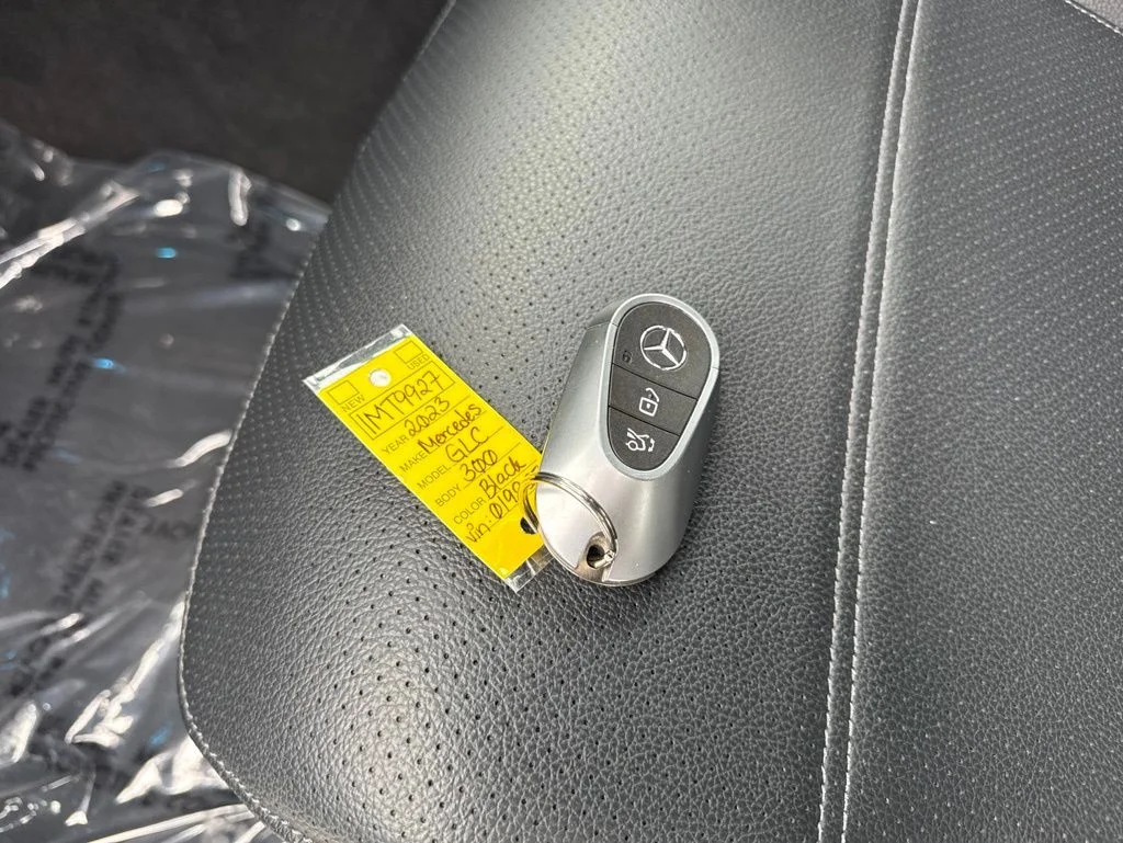 Used 2023 Black Mercedes-Benz GLC 300 image 34