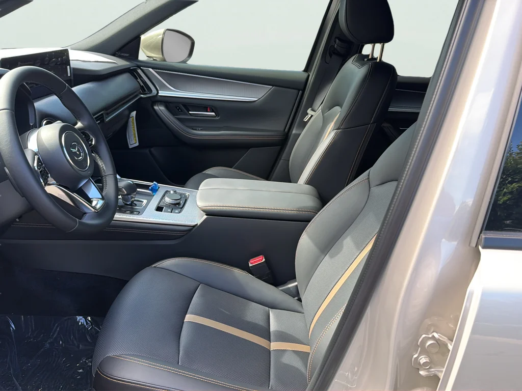 New 2026 Platinum Mazda 3.3 Turbo Premium Plus AWD image 10