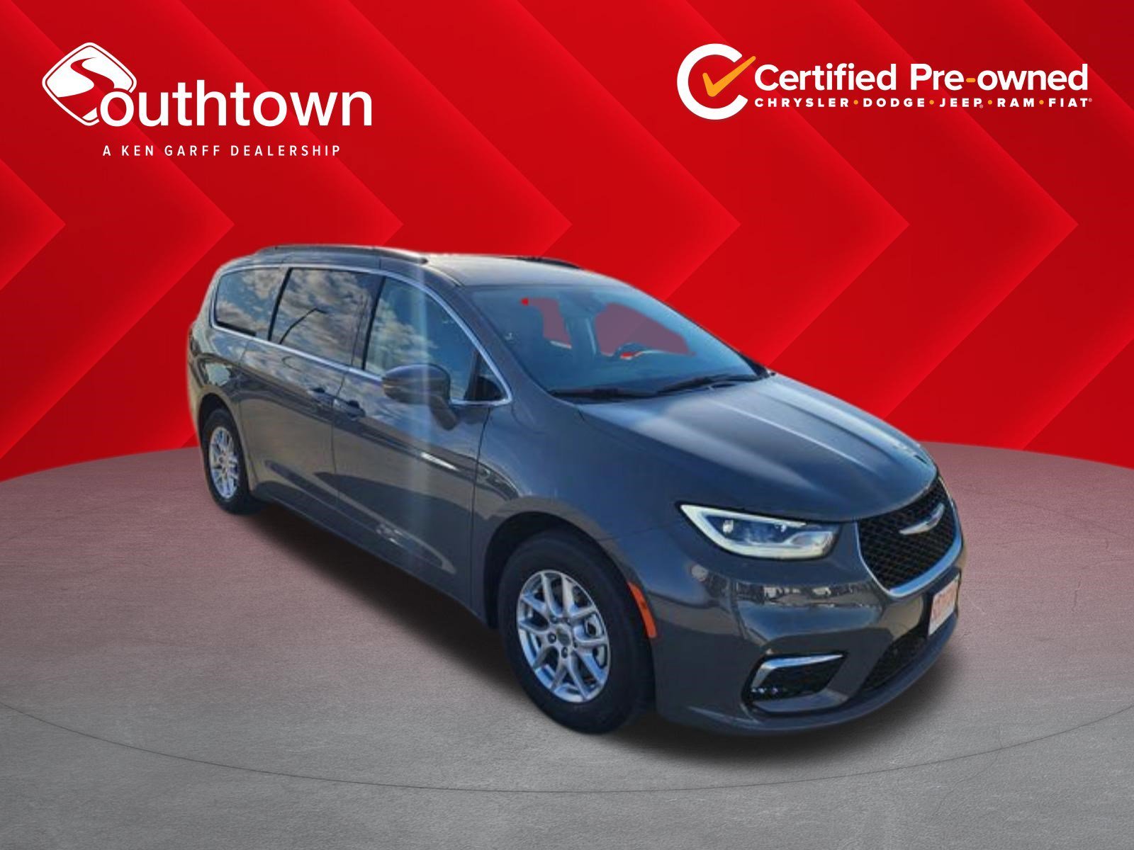 2022 Chrysler Pacifica Touring L's photo