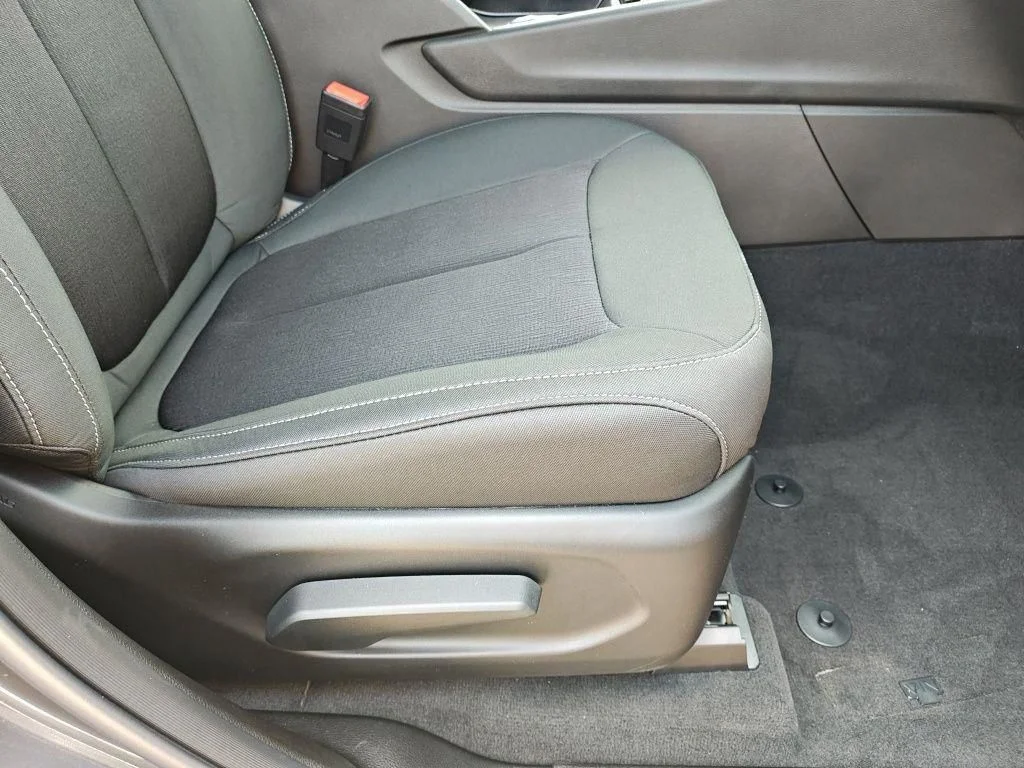 New 2026 Baltic Gray Metallic Clearcoat Jeep Laredo image 37