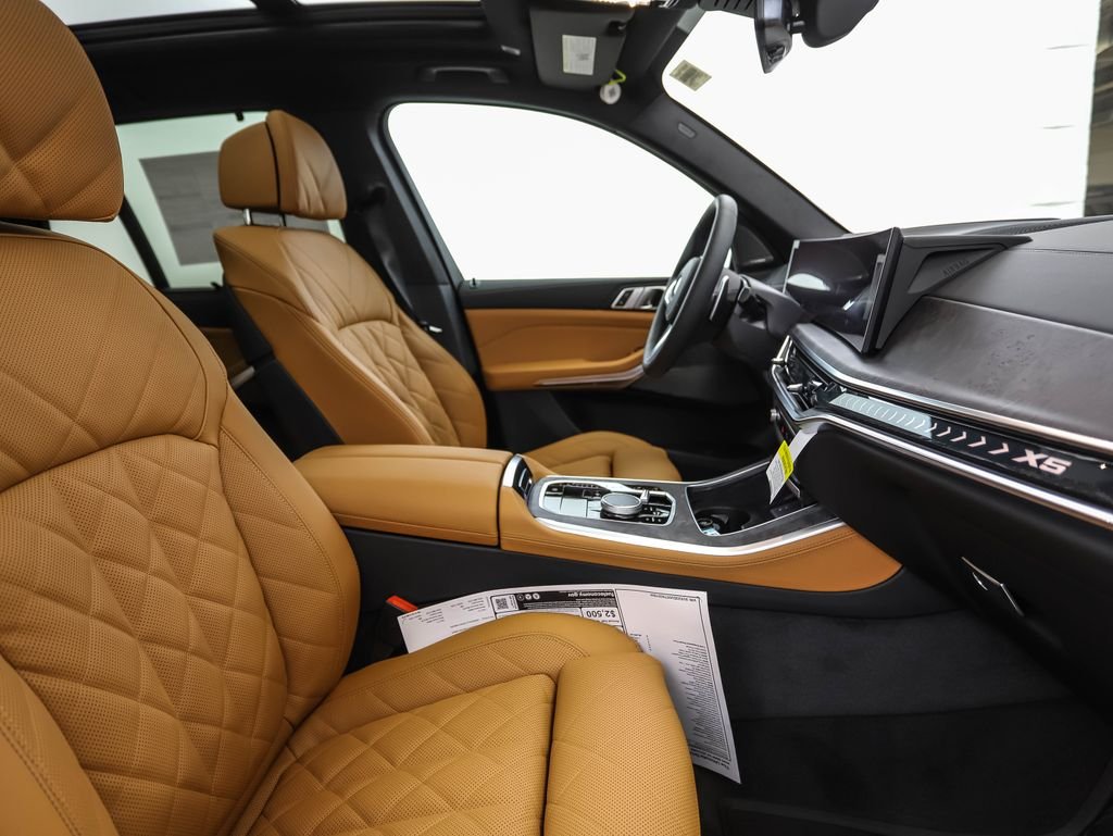 New 2026 Black Sapphire Metallic BMW xDrive40i image 30