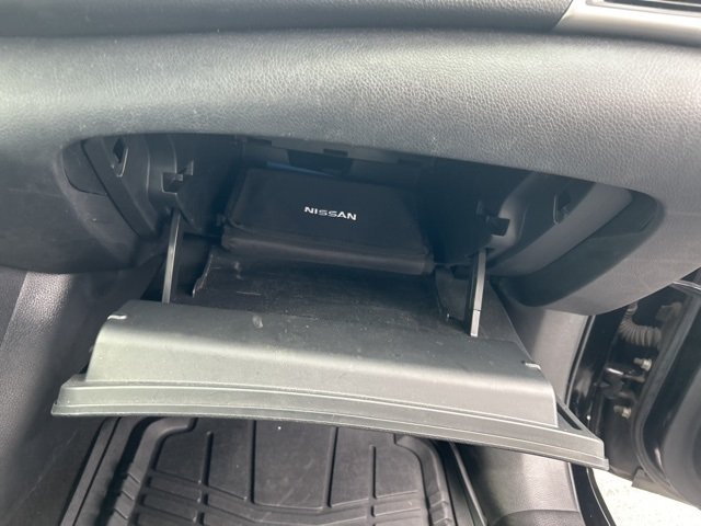 Used 2017 Black Nissan SR image 21