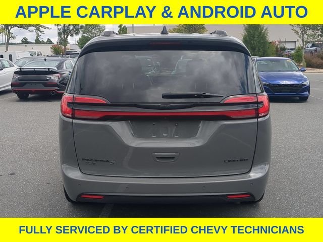 Used 2025 White Chrysler Limited image 7
