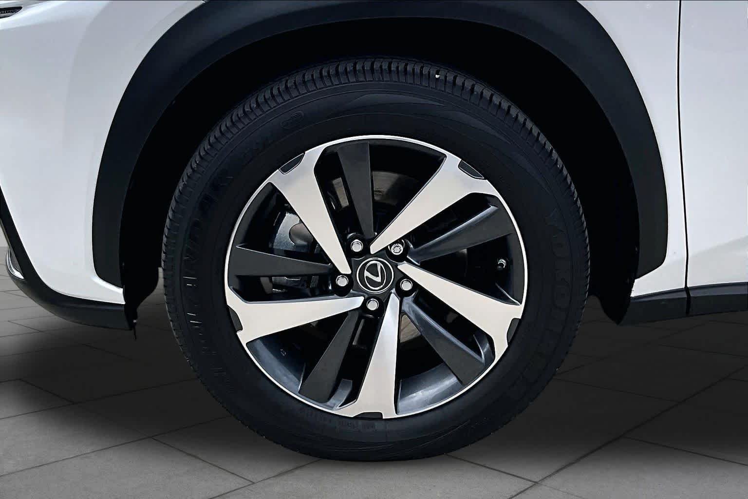 Used 2020 Eminent White Pearl Lexus  image 11