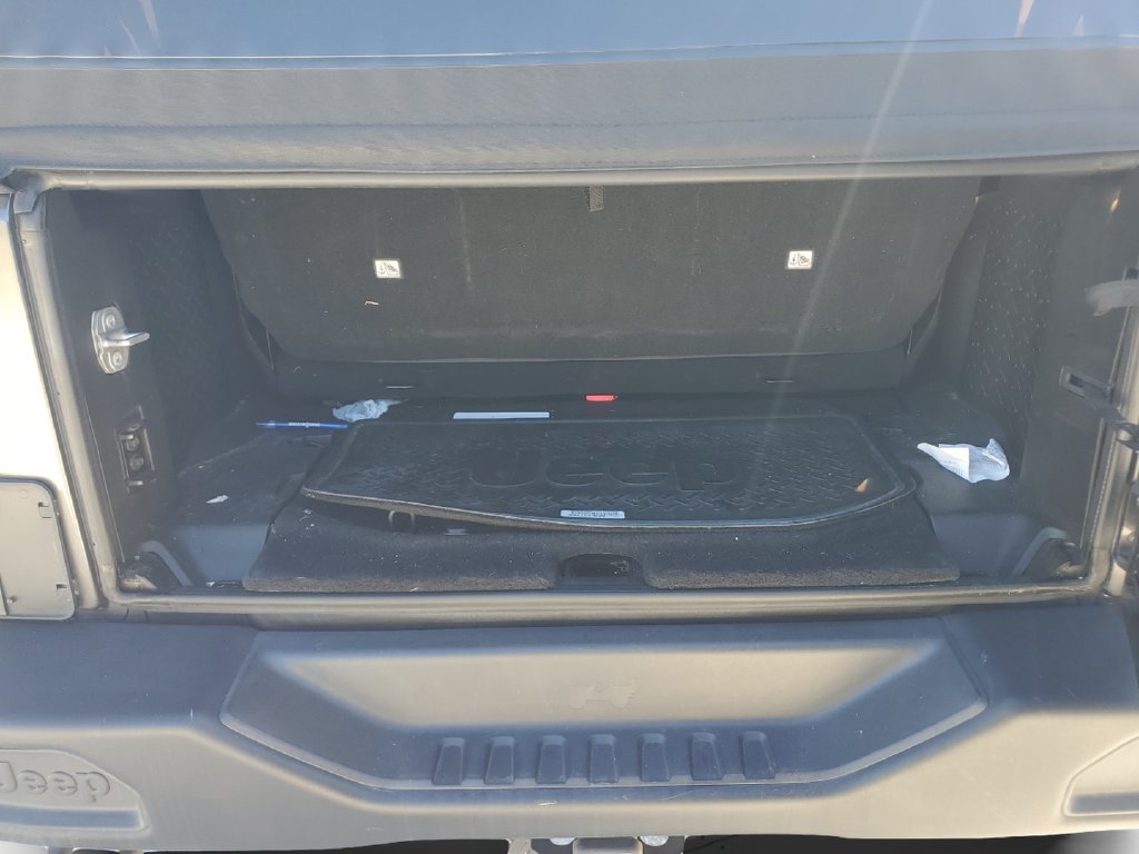 Used 2018 Gray Jeep Sport image 10